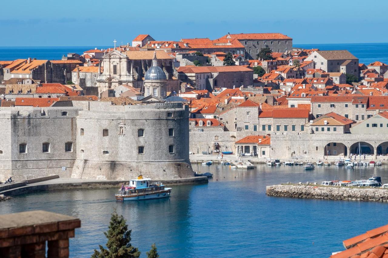 Sunset Over The Dubrovnik'S Old Town Exterior photo