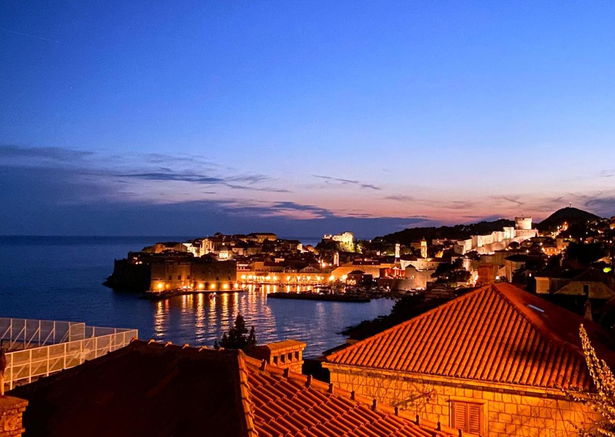 Sunset Over The Dubrovnik'S Old Town Exterior photo